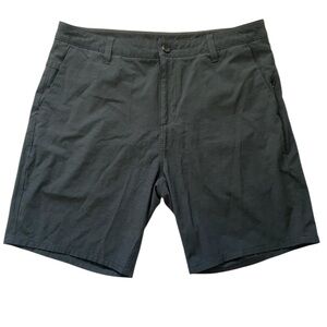 Vuori Men’s Aim Lightweight Charcoal Gray Performance Shorts.